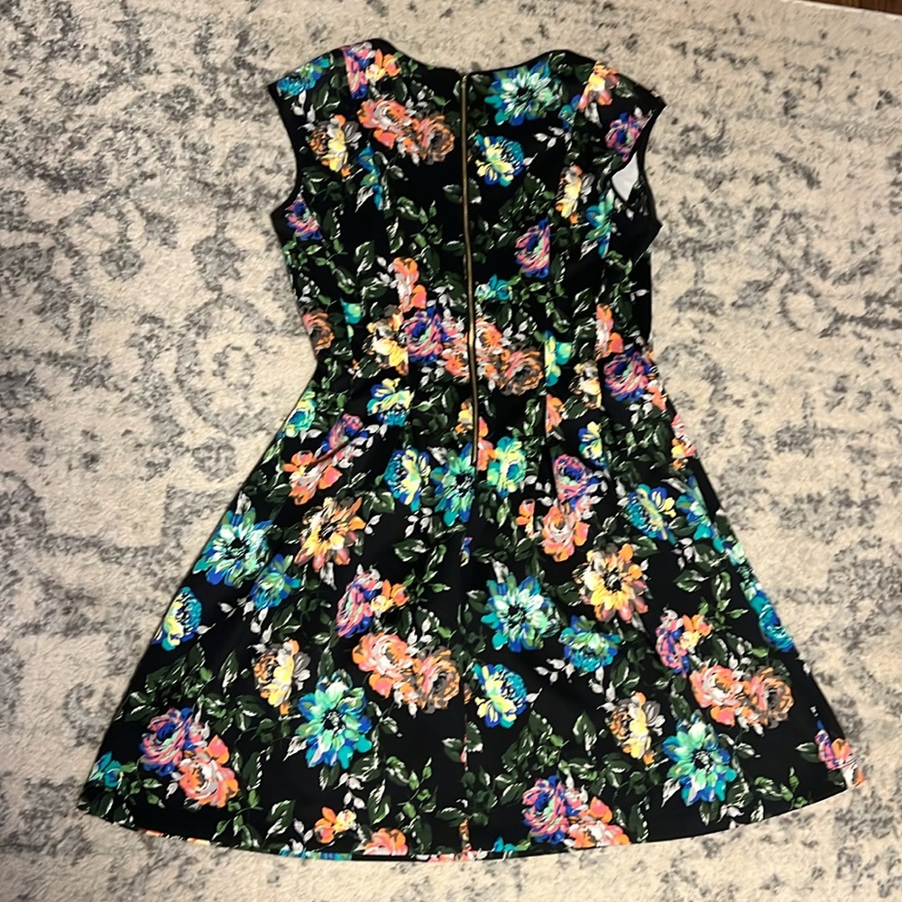 Gabby Skye Fit and Flare Floral Dress - Picture 5 of 9